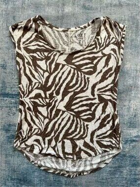 Ann Taylor Loft Brown White Abstract Zebra Pattern 100% Linen Short Sleeve Tee S